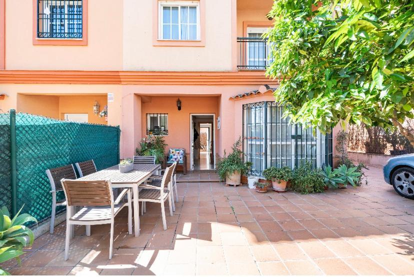 2 La Casa De Marilo Apartment Tomares Exterior photo